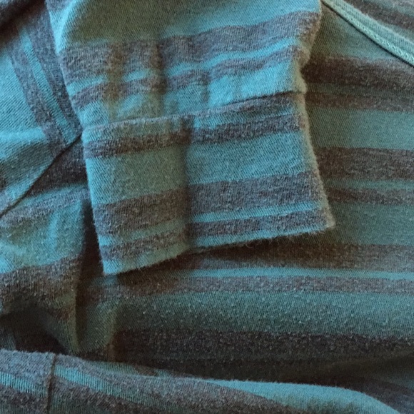 C&S long sleeved striped Teal/darkest blue green - Picture 8 of 8